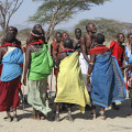 kenia-archers-post-manyatta-namayana-liebestanz-www_04