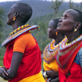 kenia-maralal-manyatta-lekume-liebestanz-www_01